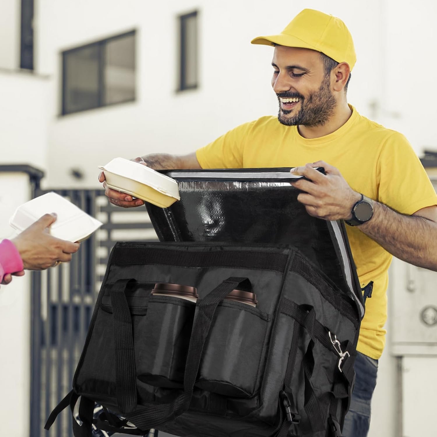 Grossiste en Bags Isolants pour Livraison de Nourriture avec Support pour Tasse 17,3