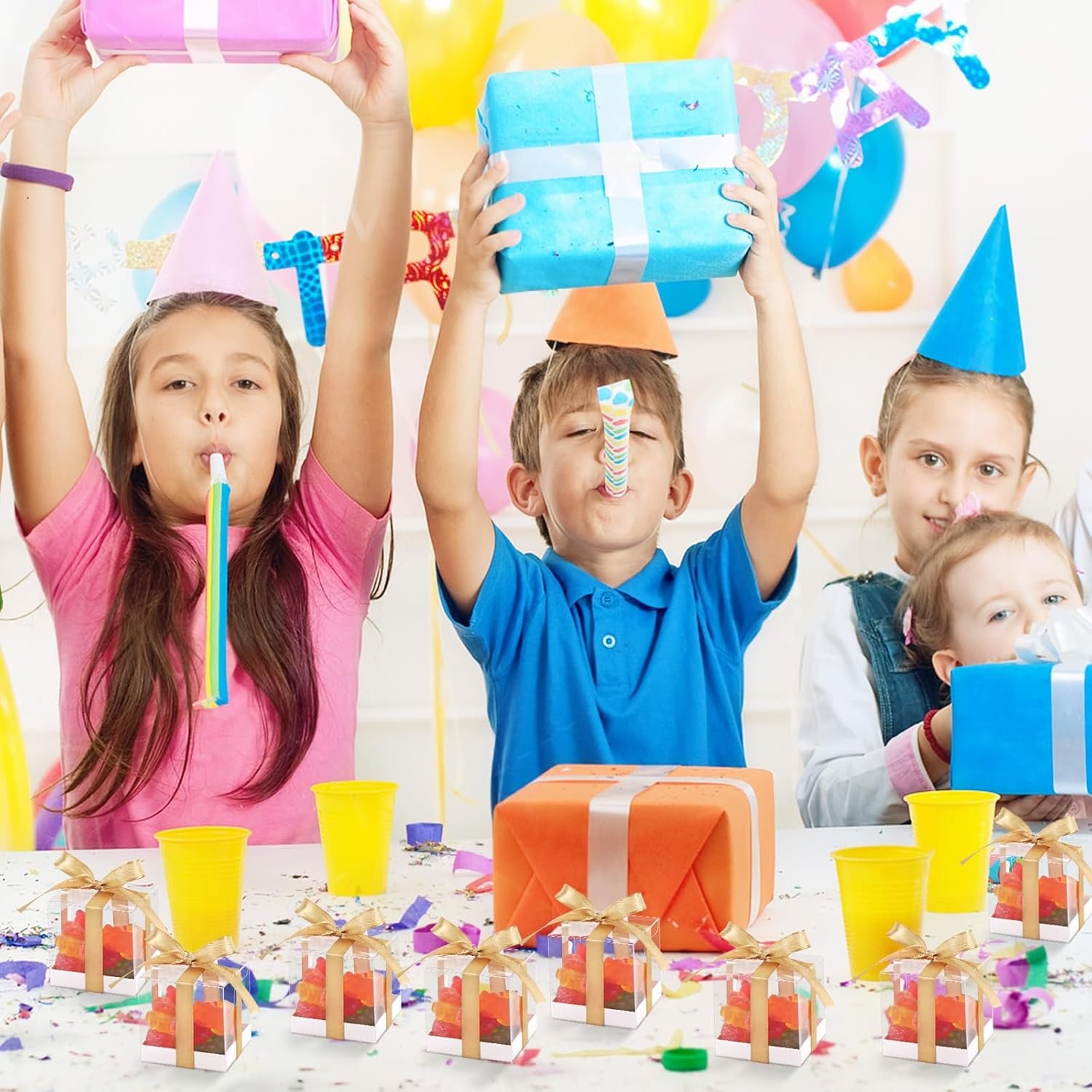 Grossiste 50pcs Boîtes de Faveurs Claires 2x2x2 Inches pour Bonbons - Boîtes de Cadeaux avec Logo Personnalisé pour Mariage et Anniversaire, Fournisseur de Boîtes à Macaron avec Ribbons Grossiste 50pcs Boîtes de Faveurs Claires 2x2x2 Inches pour Bonbons - Boîtes de Cadeaux avec Logo Personnalisé pour Mariage et Anniversaire, Fournisseur de Boîtes à Macaron avec Ribbons