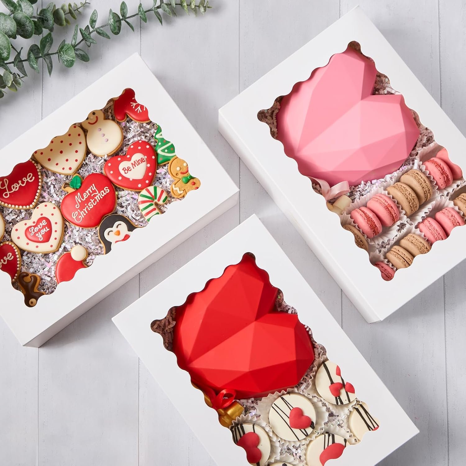 Grossiste de boîtes à pâtisserie, boîte à gâteau avec fenêtre 12x8x2.5 pouces, solution de marque blanche pour muffins, donuts, fruits, chocolat et cœurs brisés, fournisseur de qualité en gros.