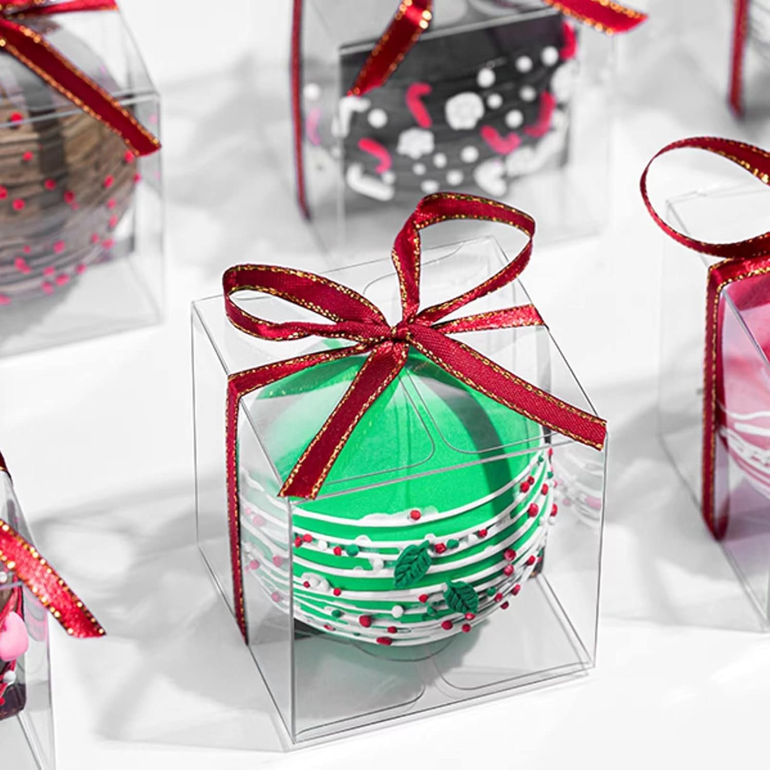 Grossiste Boîtes Transparentes 50 Pack 3x3x3 Pouces pour Chocolat, Bonbons, Cupcakes, Favoris d'Anniversaire et Mariage, Logo Personnalisé, Vente en Gros