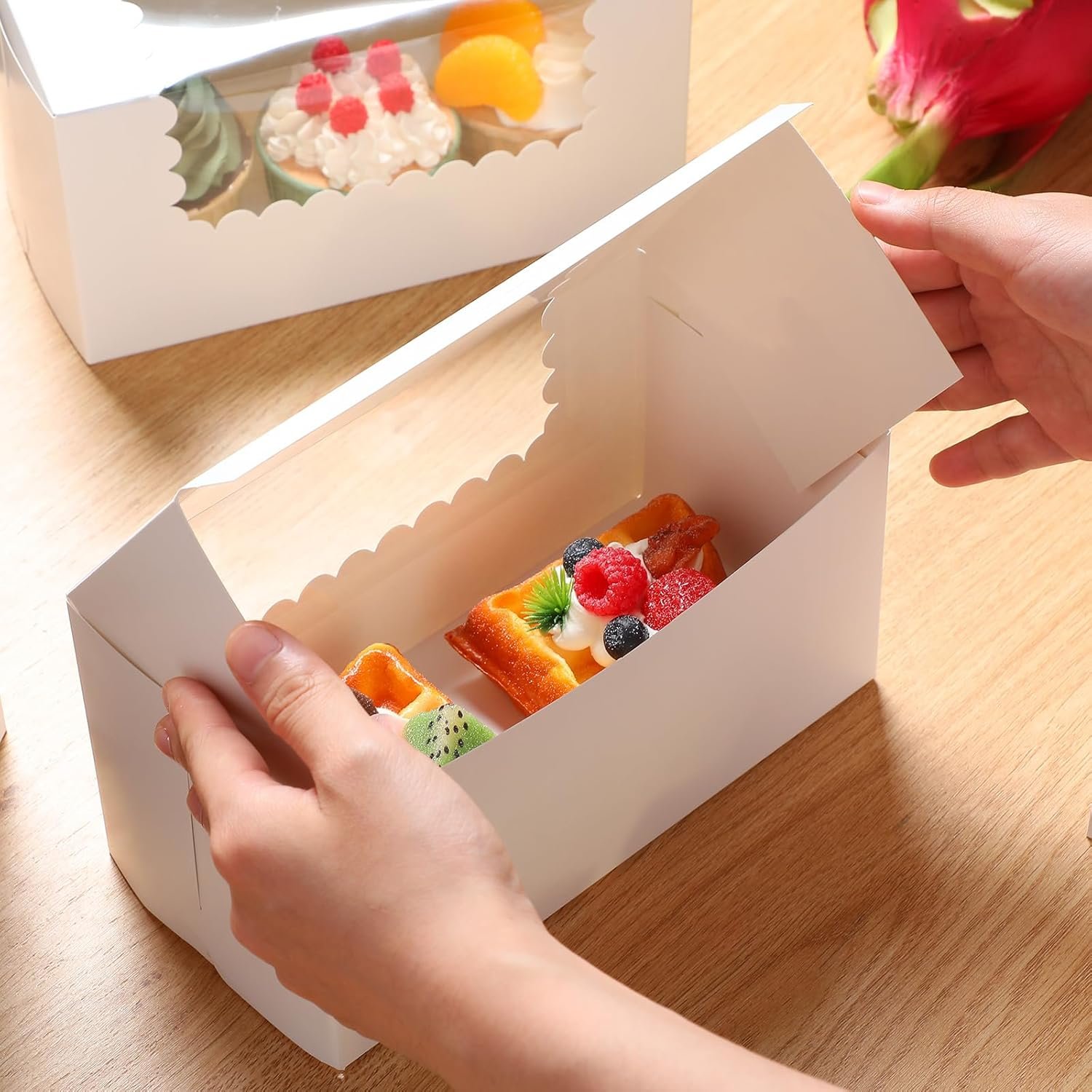 Boîte à pâtisserie 60 pcs 8x4x4 pouces avec fenêtre pour cookies, fournisseur d'emballages, OEM pour gâteaux, muffins, pains et douceurs en vrac. Boîte à pâtisserie 60 pcs 8x4x4 pouces avec fenêtre pour cookies, fournisseur d'emballages, OEM pour gâteaux, muffins, pains et douceurs en vrac.