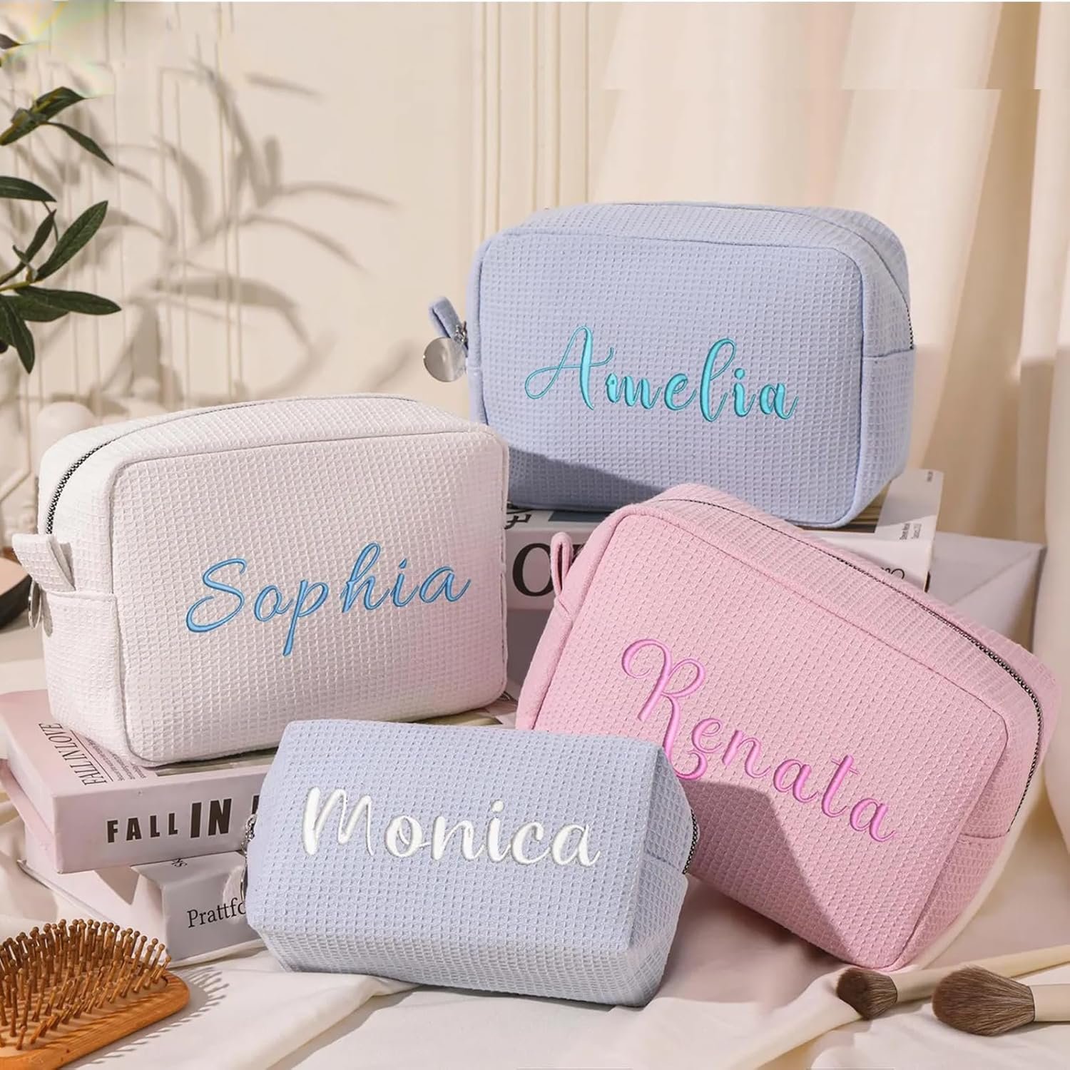 Grossiste de sacs de maquillage personnalisés, trousse de toilette brodée avec initiales, cadeau de mariée sur mesure, marron café, OEM moderne.
