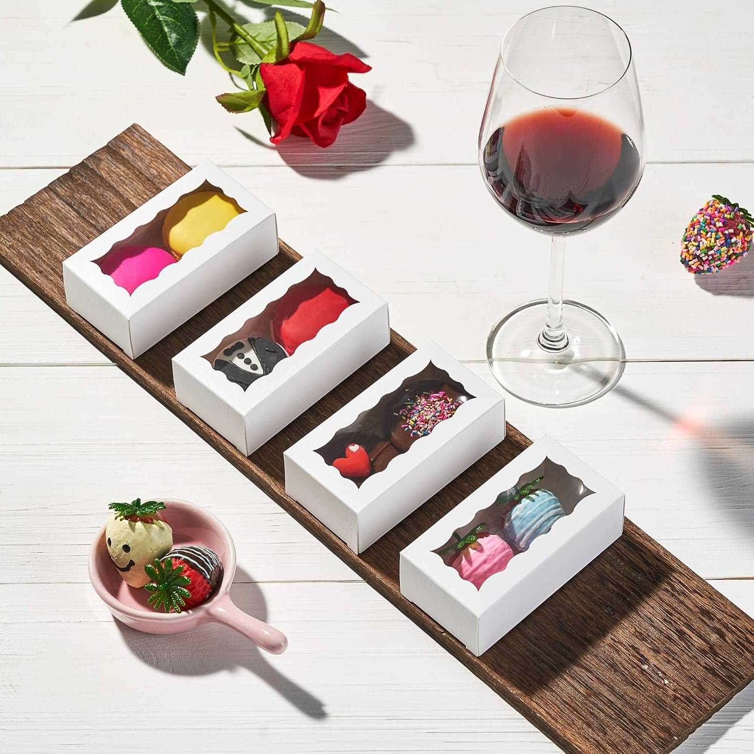 Grossiste boîte à bonbon blanche avec fenêtre 100 pièces - 4,17x2,16x1,37 pouces - idéal pour chocolat, boîtes de pâtisserie, boîtes de macarons pour 2 - Marque Blanche personnalisée par votre Fournisseur.