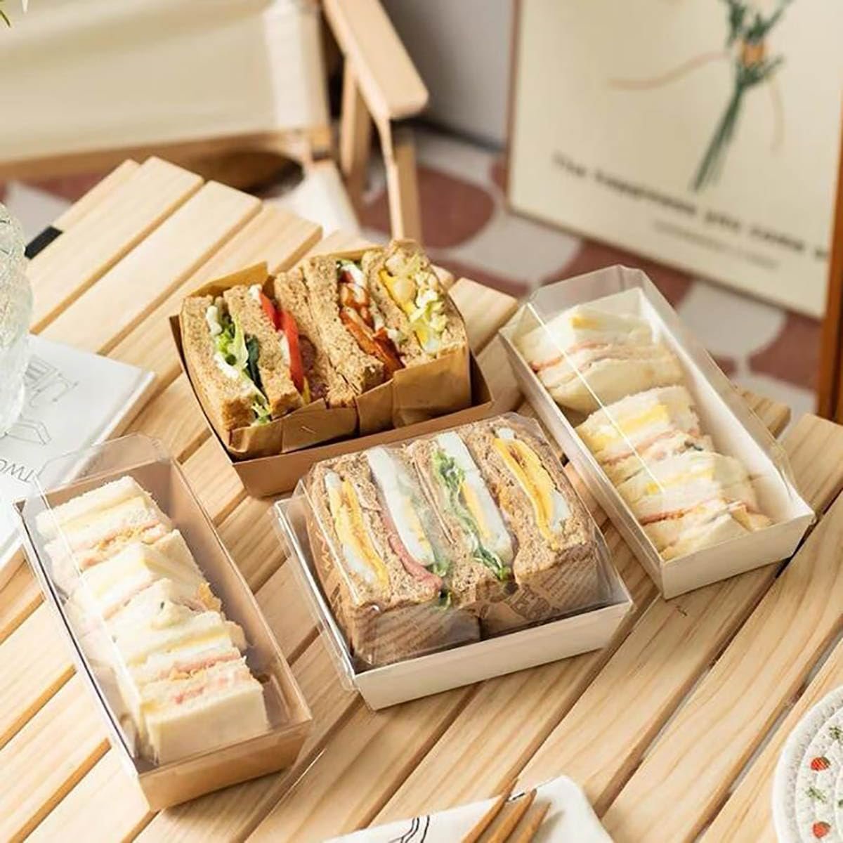 Boîtes à charcuterie miniatures en papier de 10 pièces avec couvercles transparents, Grossiste en contenants alimentaires jetables, OEM pour desserts, sandwichs, cookies, sushi, parts de gâteau et fraises (Marron, Petit)