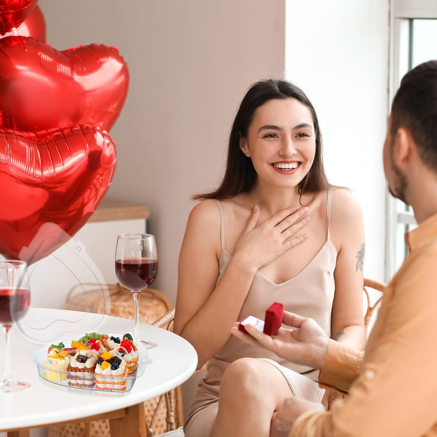 Grossiste emballages en vrac pour contenants alimentaires en plastique transparent de 48 oz, logo personnalisé, boîte en forme de cœur pour gâteaux et desserts, fournitures pour la Saint-Valentin. Grossiste emballages en vrac pour contenants alimentaires en plastique transparent de 48 oz, logo personnalisé, boîte en forme de cœur pour gâteaux et desserts, fournitures pour la Saint-Valentin.