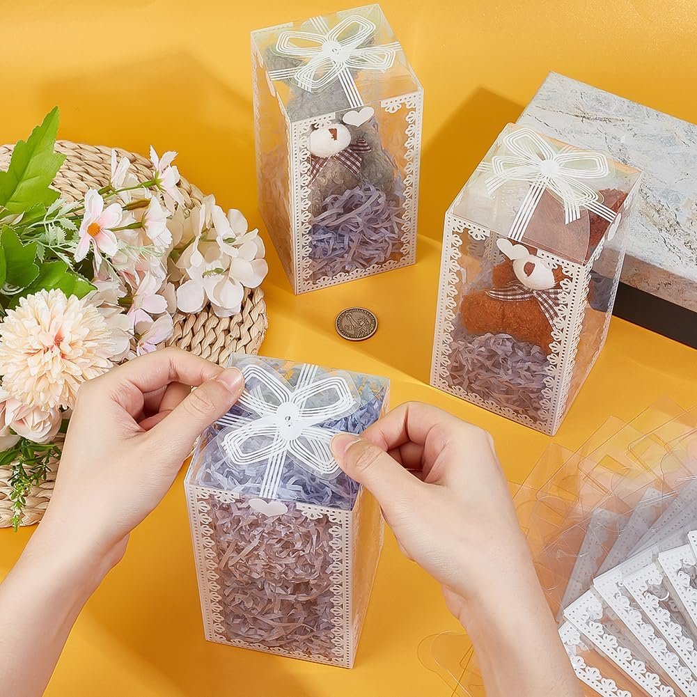 Grossiste en boîte transparente PVC 50 pièces 3x3x5,9 pouces pour emballage de bonbons et chocolats, logo personnalisé, fabricant de boîtes de fête pour événements et cadeaux. Grossiste en boîte transparente PVC 50 pièces 3x3x5,9 pouces pour emballage de bonbons et chocolats, logo personnalisé, fabricant de boîtes de fête pour événements et cadeaux.