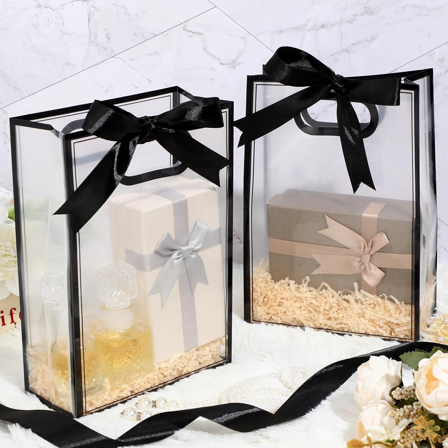 Grossiste de sacs cadeaux en plastique transparents, 12 pcs avec poignées découpées, sac réutilisable en PP avec ruban, idéal pour mariage, anniversaire, baby shower, 7x10x3.15 pouces, OEM, fournisseur en vente en gros Grossiste de sacs cadeaux en plastique transparents, 12 pcs avec poignées découpées, sac réutilisable en PP avec ruban, idéal pour mariage, anniversaire, baby shower, 7x10x3.15 pouces, OEM, fournisseur en vente en gros