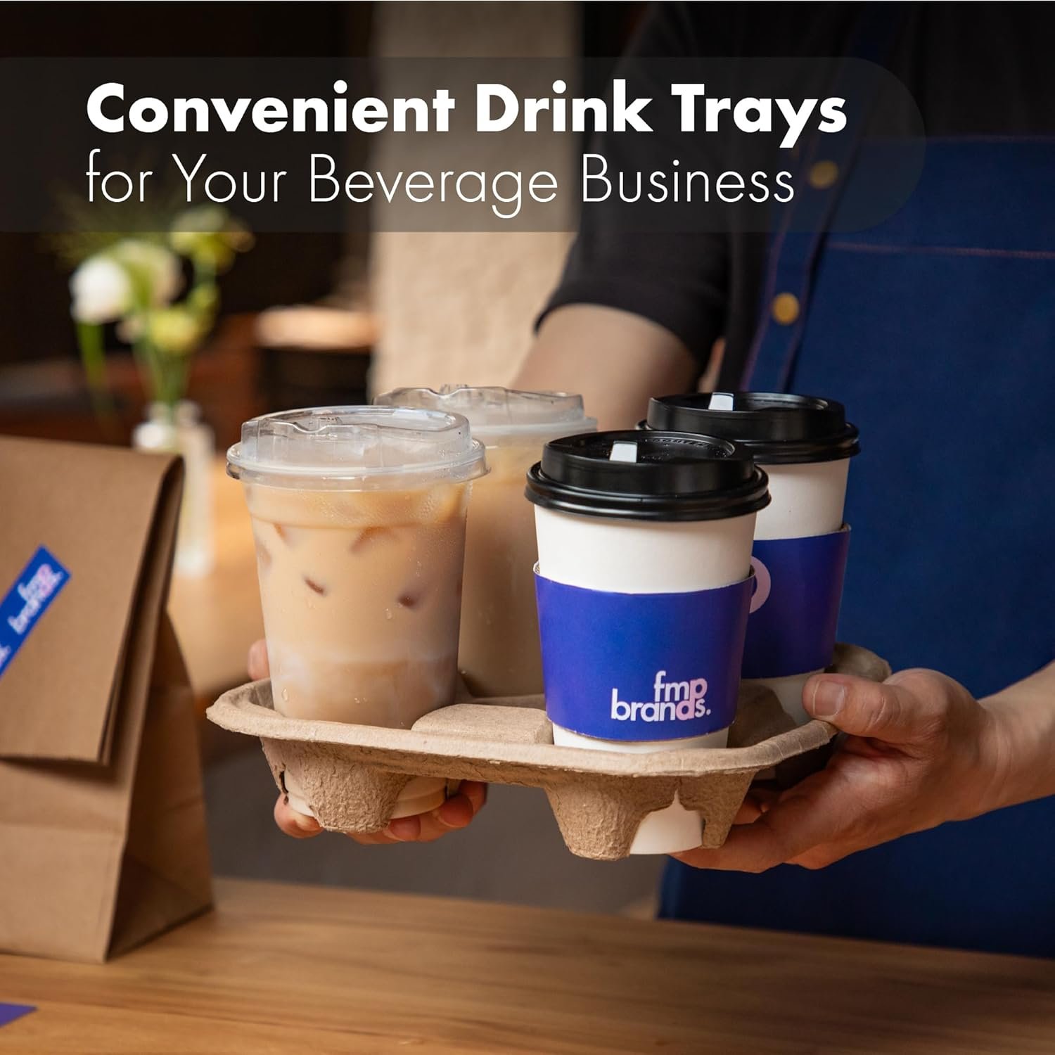 Grossiste de porte-gobelet jetables 4 tasses, support en pulpe de fibre compostable pour gobelets de 8 à 32 oz, idéal pour le service de livraison, logo personnalisé, fournisseur durable pour cafés à emporter.