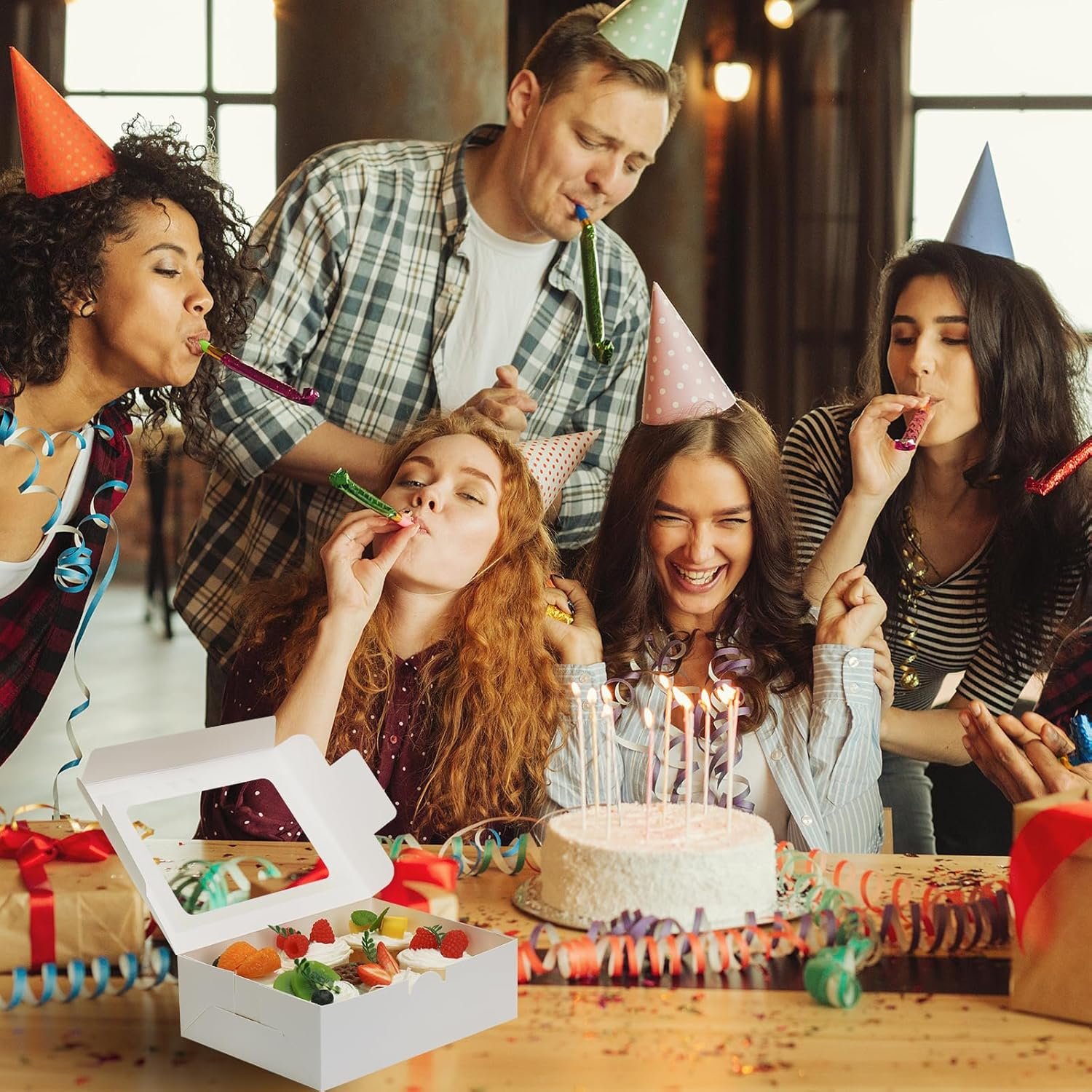 Grossiste en Vrac Boîtes à Pâtisserie avec Fenêtre 12pcs 8x6x2.5 pouces, boîte à cookies pour chocolat, fraises, donuts, cupcakes et muffins - Fabricant de Marque Blanche.