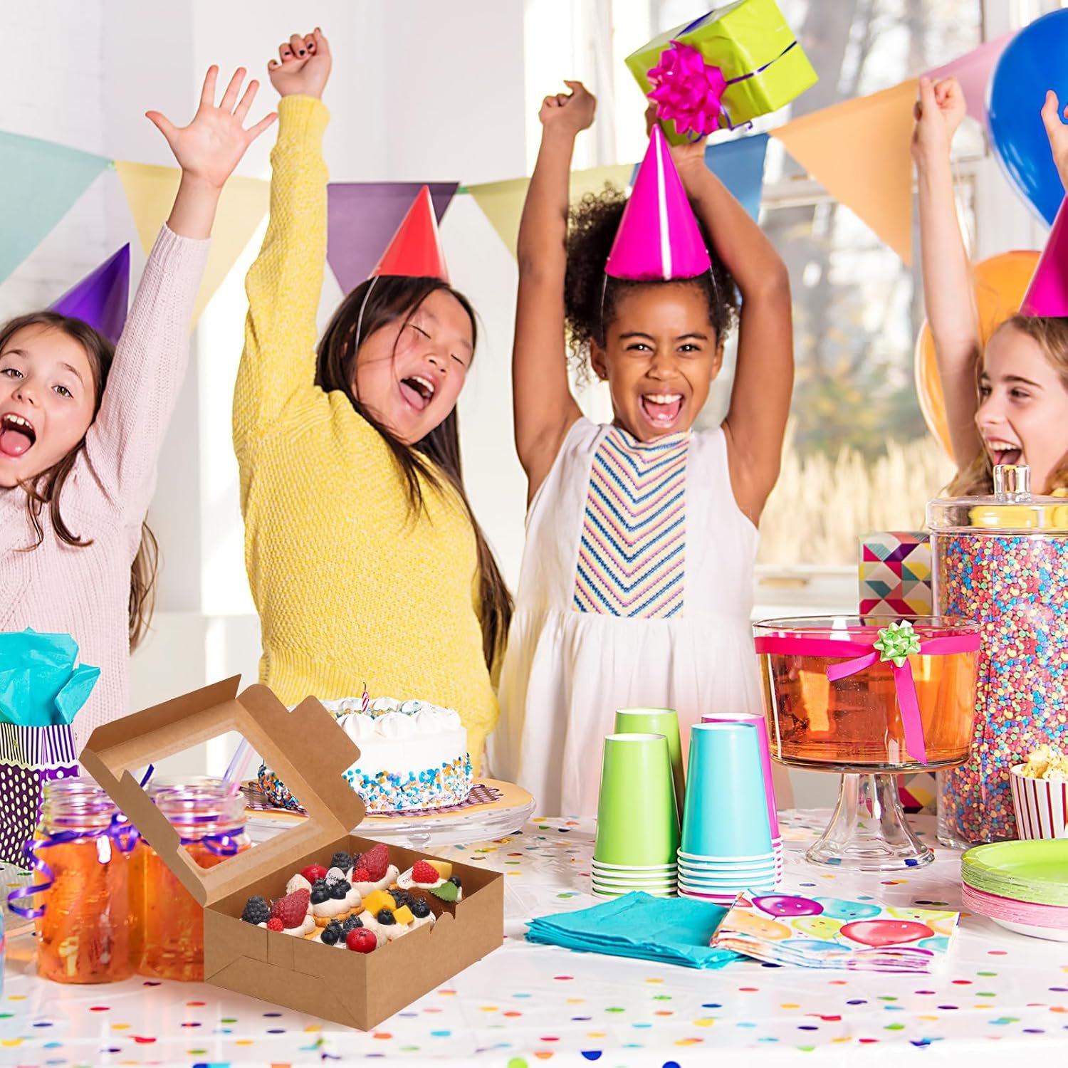 Boxes à pâtisserie 12 pièces 8x6x2.5 pouces avec fenêtre, vendues en gros par un fournisseur, idéal pour gâteaux, macarons, chocolat, donuts, cupcakes et muffins avec logo personnalisé.