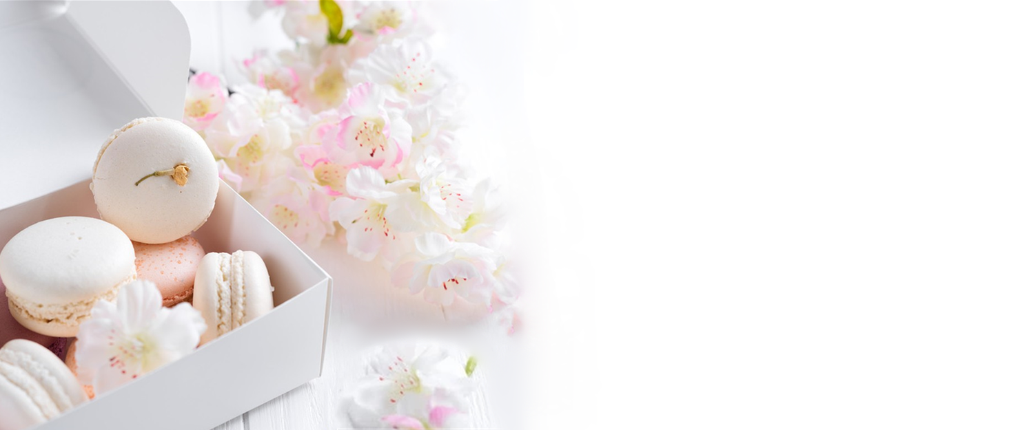 Grossiste en Boîtes de Pâtisserie, boîtes blanches à couvercle transparent de 100 pièces pour cookies, petits gâteaux, sandwichs, cupcakes, fraises, contenants de desserts à emporter, Fabricant de solutions personnalisées avec logo.