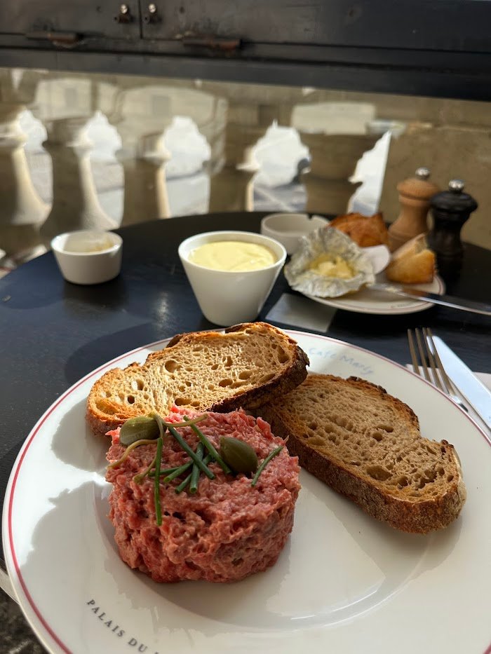 Avis honnête sur Le Café Marly à Paris : Ce qu'il faut savoir avant votre visite Avis honnête sur Le Café Marly à Paris : Ce qu'il faut savoir avant votre visite