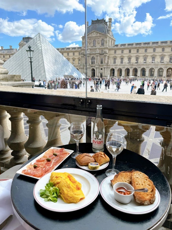 Avis honnête sur Le Café Marly à Paris : Ce qu'il faut savoir avant votre visite Avis honnête sur Le Café Marly à Paris : Ce qu'il faut savoir avant votre visite