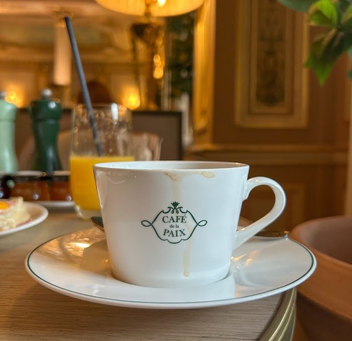 À quoi s'attendre au Café de la Paix à Paris, France : Expériences honnêtes de clients