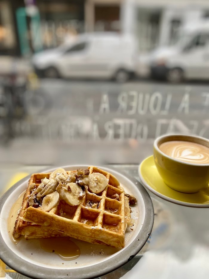 Dans les Coulisses de Le Peloton Café à Paris : Avis Honnête et Saveurs Inoubliables