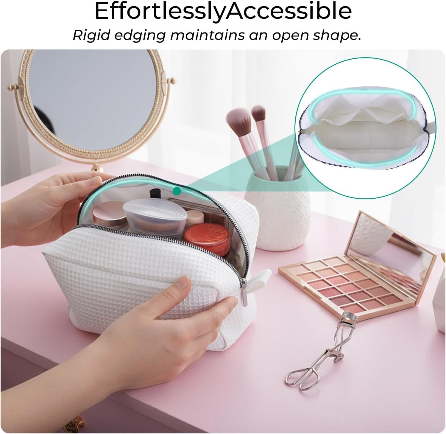 Grossiste Trousse de Maquillage Gaufrée Blanche Personnalisée Initiale Brodée Monogrammée Cadeaux Demoiselles d'Honneur Fabricant Logo Personnalisé (M)