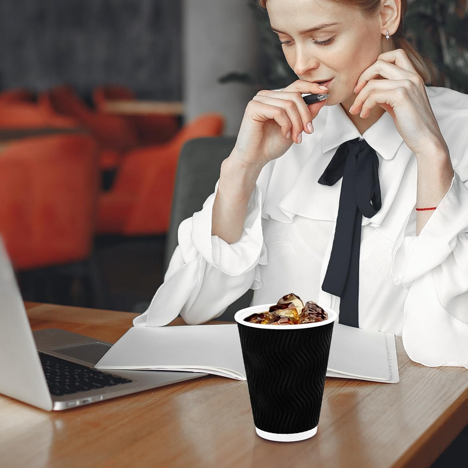 Fabricant de Gobelets en Papier à Café Jetables Noirs 12 oz avec Logo Personnalisé Paroi Ondulée Isolante Lot de 50 En Vrac