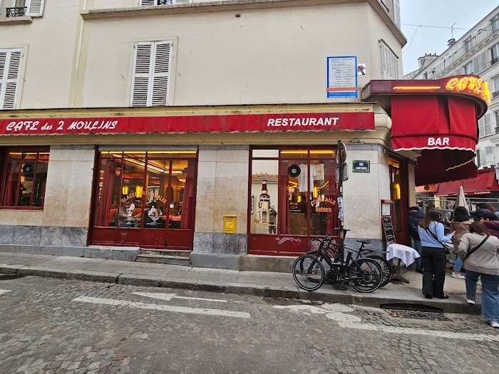 Un zoom sur la scène café à Paris, France : Expériences chez Café des Deux Moulins
