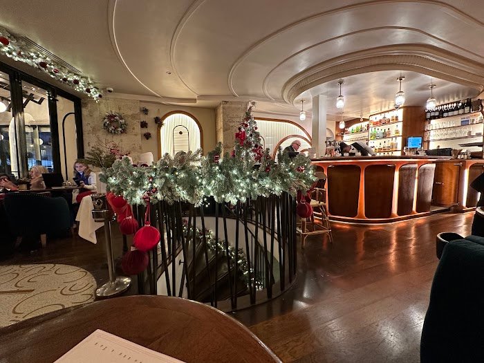 Avis Honnête sur Café Louise à Paris, France : À quoi s'attendre ?