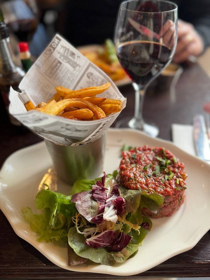 Un zoom sur la scène café à Paris : Expériences au Café Palais Royal