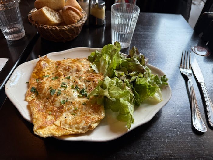 Un zoom sur la scène café à Paris : Expériences au Café Palais Royal