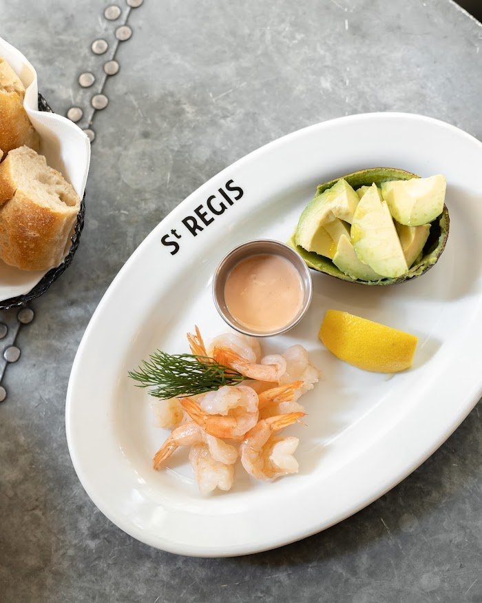 Ce qu'il faut savoir sur Le Saint-Regis - Paris à Paris, France : Avis d'expert sur ce café incontournable