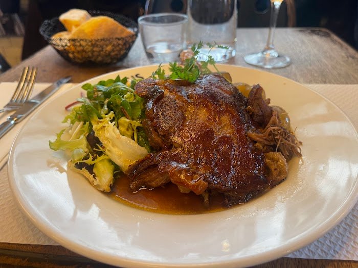 Ce qu'il faut savoir sur Le Saint-Regis - Paris à Paris, France : Avis d'expert sur ce café incontournable