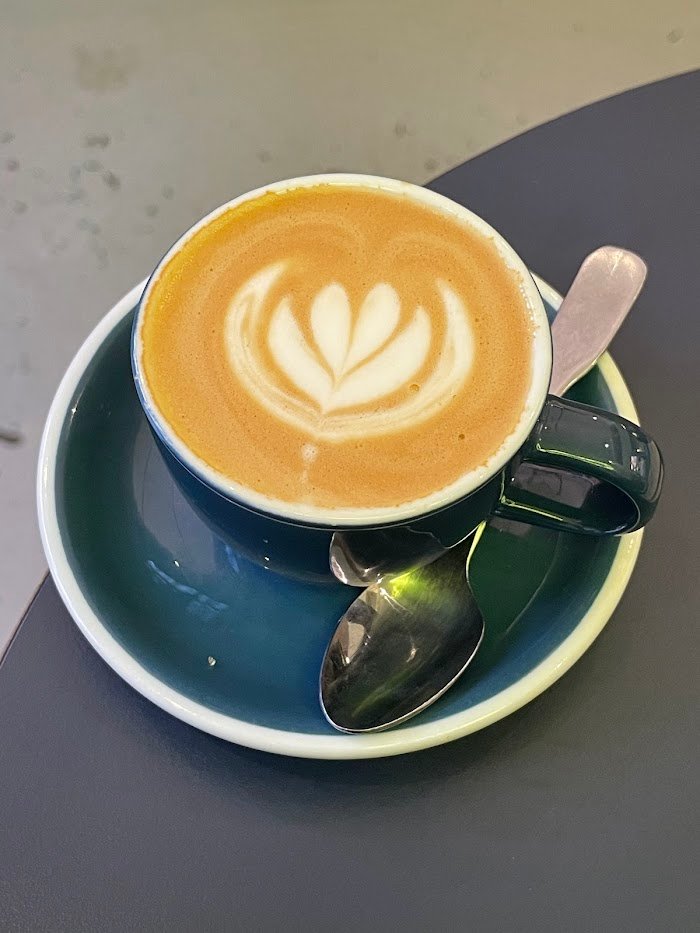 Un zoom sur la scène café à Paris : Expériences authentiques chez Ten Belles