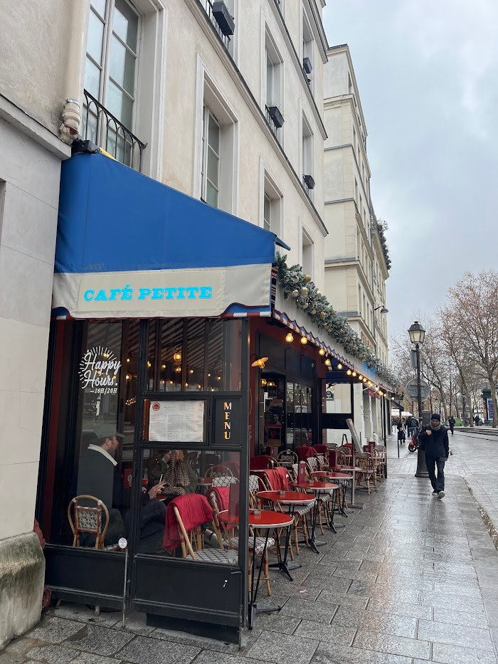 Dans les Coulisses de Café Petite à Paris, France : Avis Honnête et Incontournable