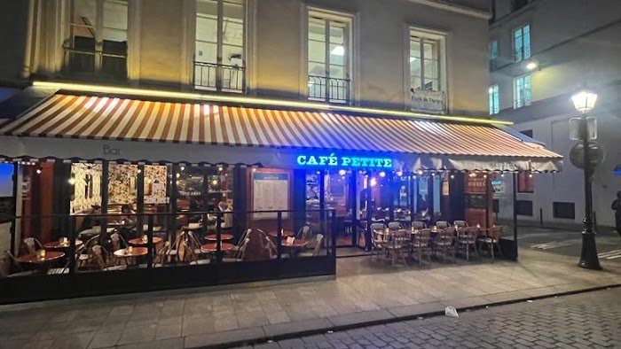 Dans les Coulisses de Café Petite à Paris, France : Avis Honnête et Incontournable