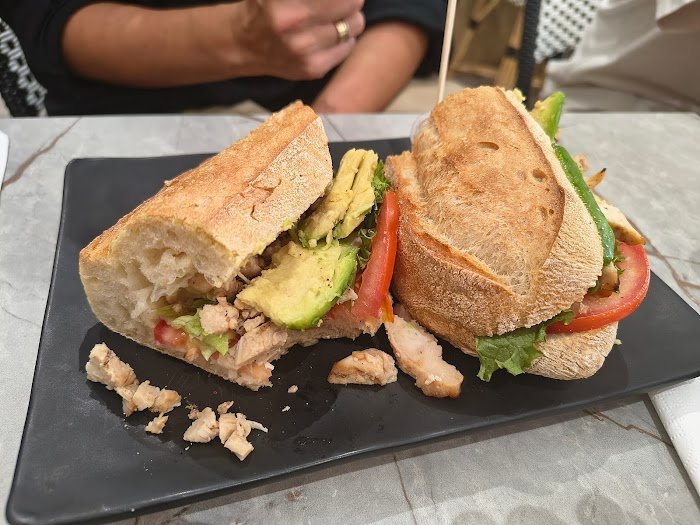 Un zoom sur la scène café à Paris, France : Expériences chez Crêperie Arty Caffé - Restaurant à Paris