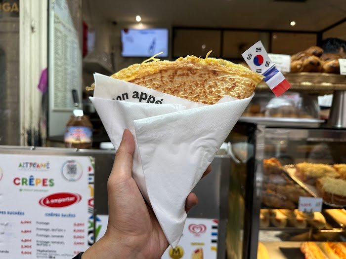 Un zoom sur la scène café à Paris, France : Expériences chez Crêperie Arty Caffé - Restaurant à Paris